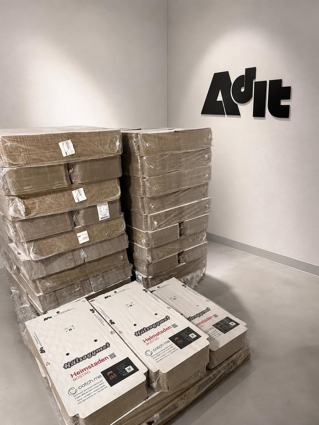 Ad-It kartonger i lager och distribution